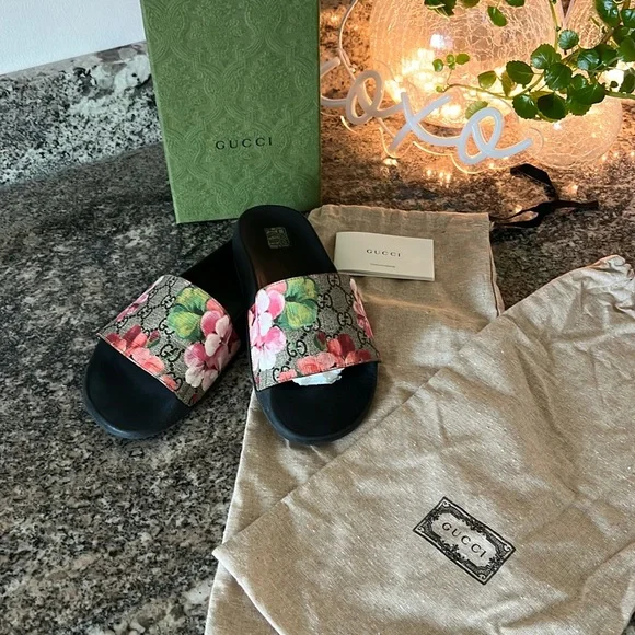 Gucci GG Blooms Supreme Slides